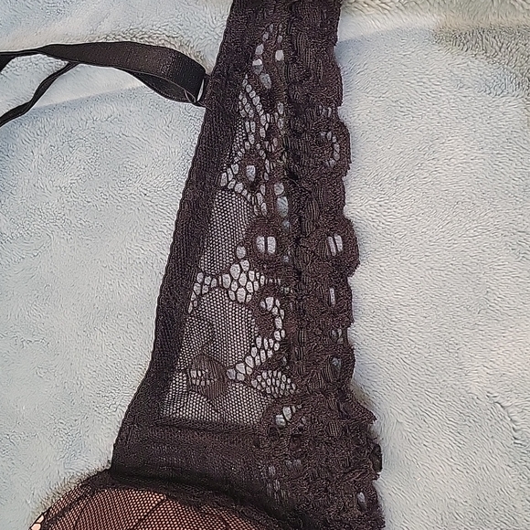 Marilyn Monroe Padded Bra - Picture 2 of 3